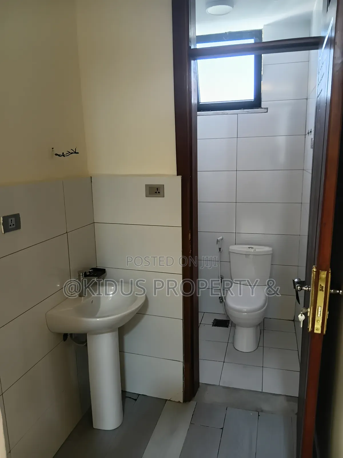 3bdrm Apartment in Mekaele, Nifas Silk-Lafto for rent