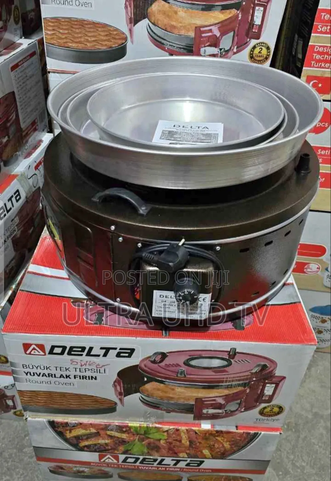 Delta Round Electric Oven. Power: 1900 W