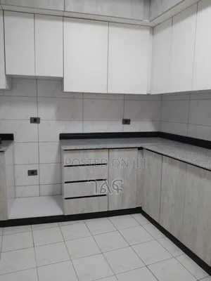 8bdrm House in አያት አካባቢ በሚገኝ በጣም, Bole for sale