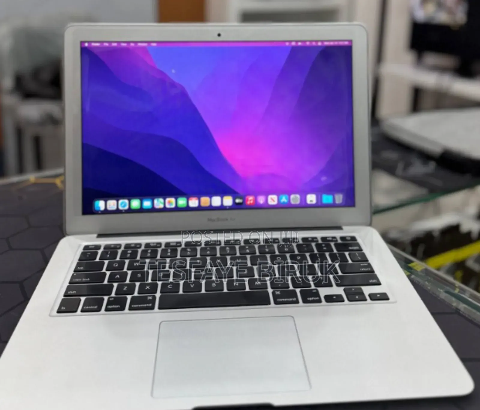 New Laptop Apple MacBook Air 2015 8GB Intel Core I5 SSD 256GB