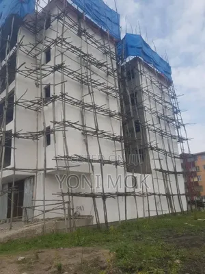 20bdrm Apartment in Akaky Kaliti for sale