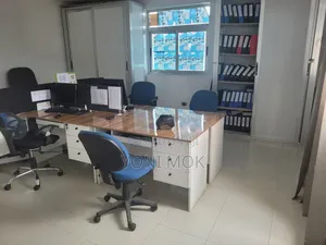 20bdrm Apartment in Akaky Kaliti for sale