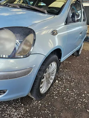 Toyota Vitz 2004 Silver