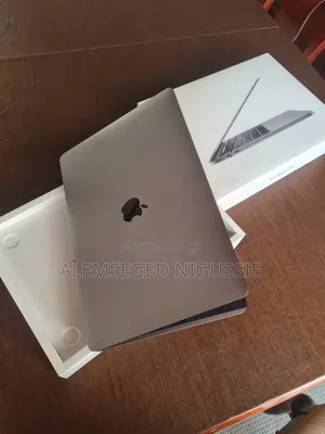 Laptop Apple MacBook Pro 2020 8GB Intel Core I5 SSD 256GB