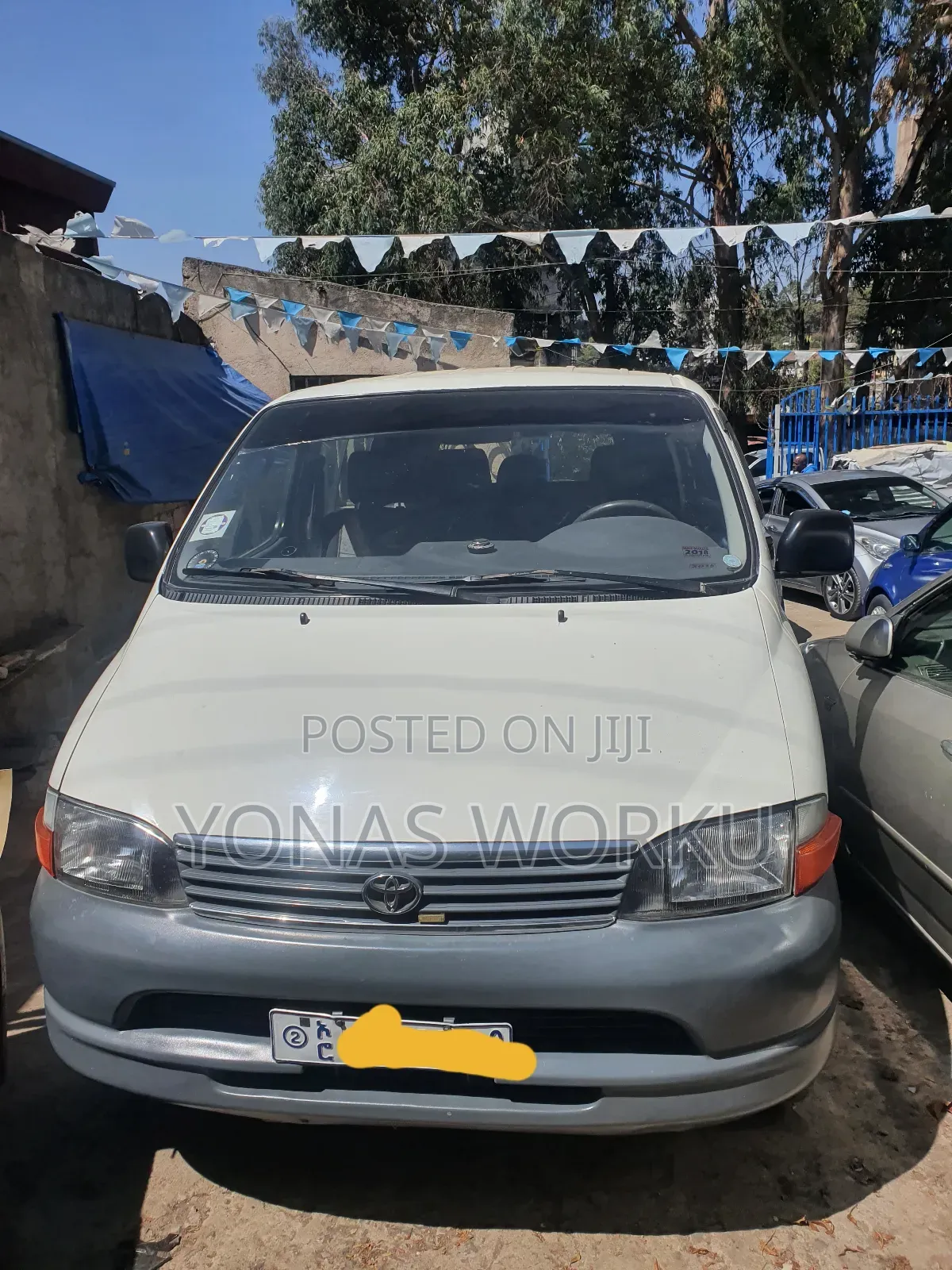 Toyota HiAce 2006 White