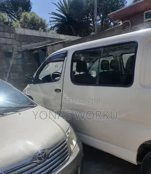 Toyota HiAce 2006 White