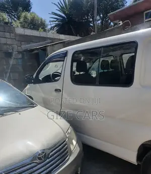 Toyota HiAce 2006 White