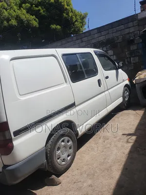 Toyota HiAce 2006 White