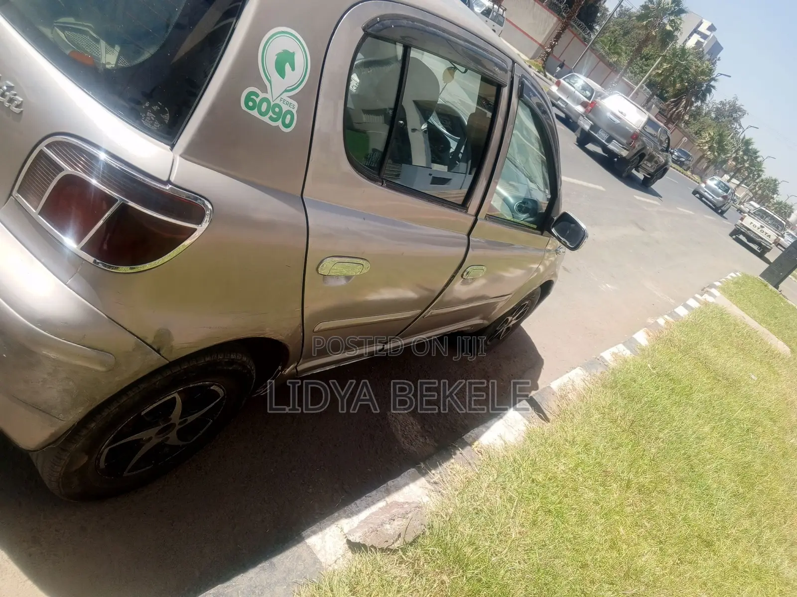 Toyota Vitz 2001 Silver