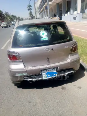 Toyota Vitz 2001 Silver