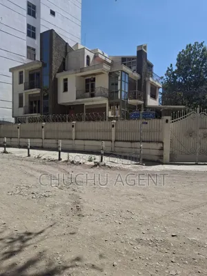 14bdrm Townhouse / Terrace in Bole for rent