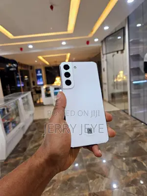 New Samsung Galaxy S22 5G 128 GB White