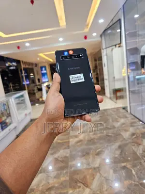 New Samsung Galaxy S10 5G 256 GB Black