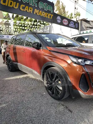 Peugeot 5008 2021 Beige