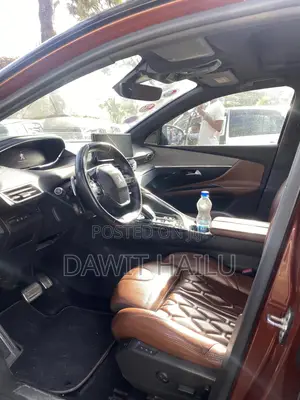 Peugeot 5008 2021 Beige