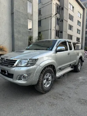 Toyota Hilux 2010 Gold
