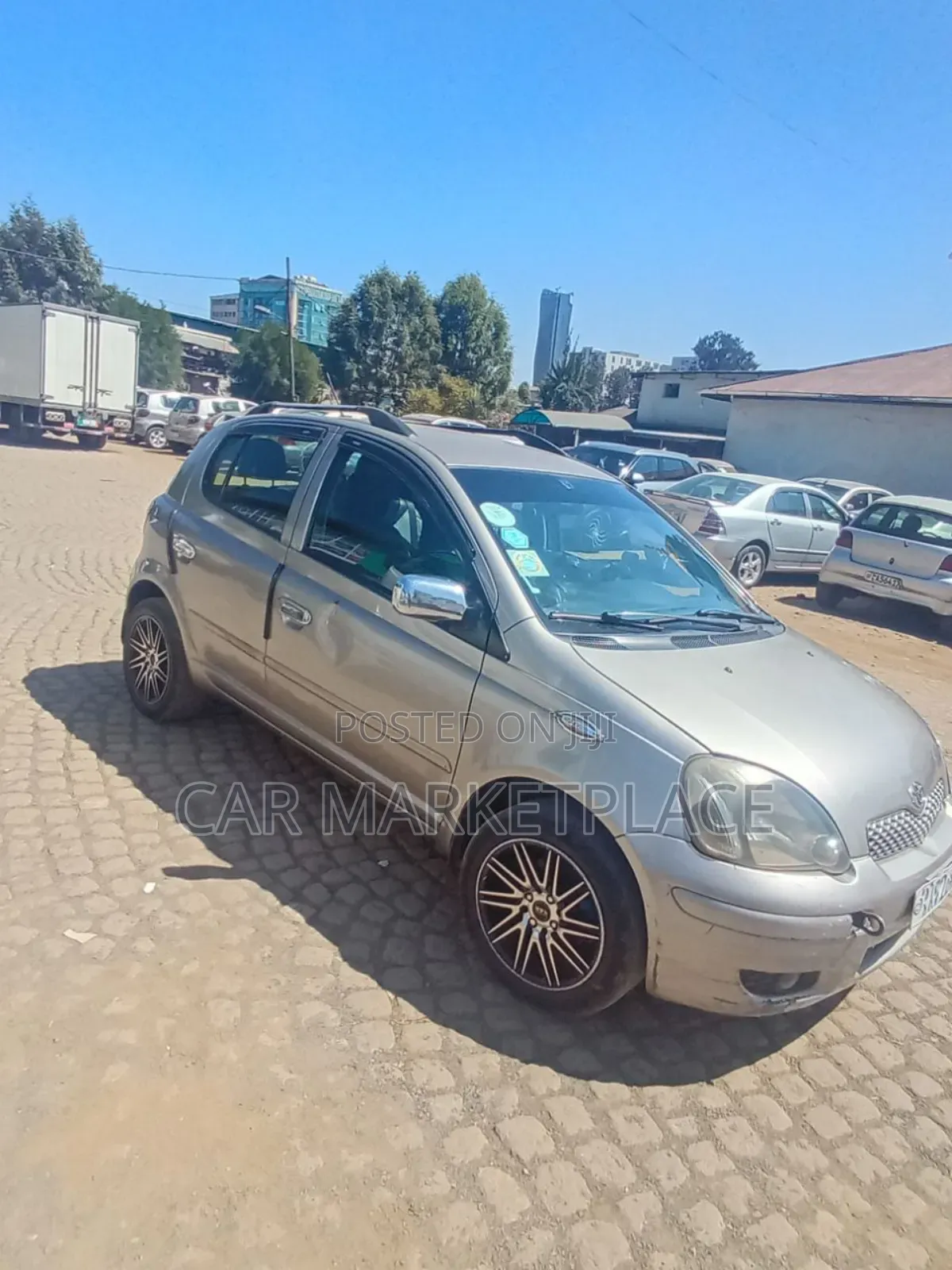 Toyota Vitz 2004 Silver