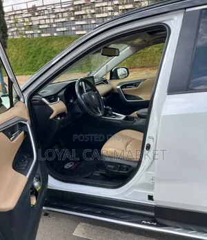 Toyota RAV4 2024 White