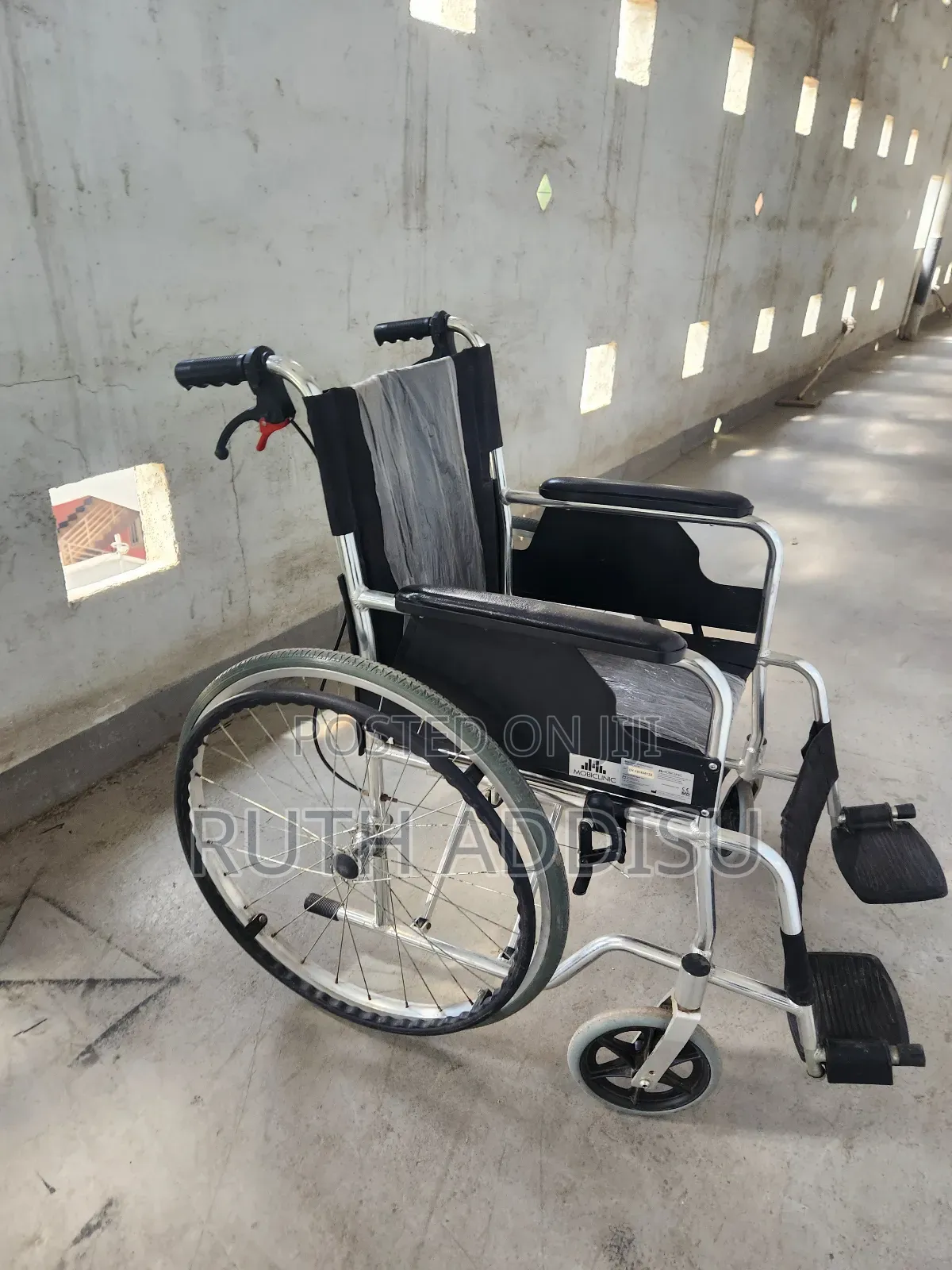 Reclining Wheelchair ጠንካራ የሚታጠፍ ዊልቸር Wheelchair፮¢Wheelchair Almunium