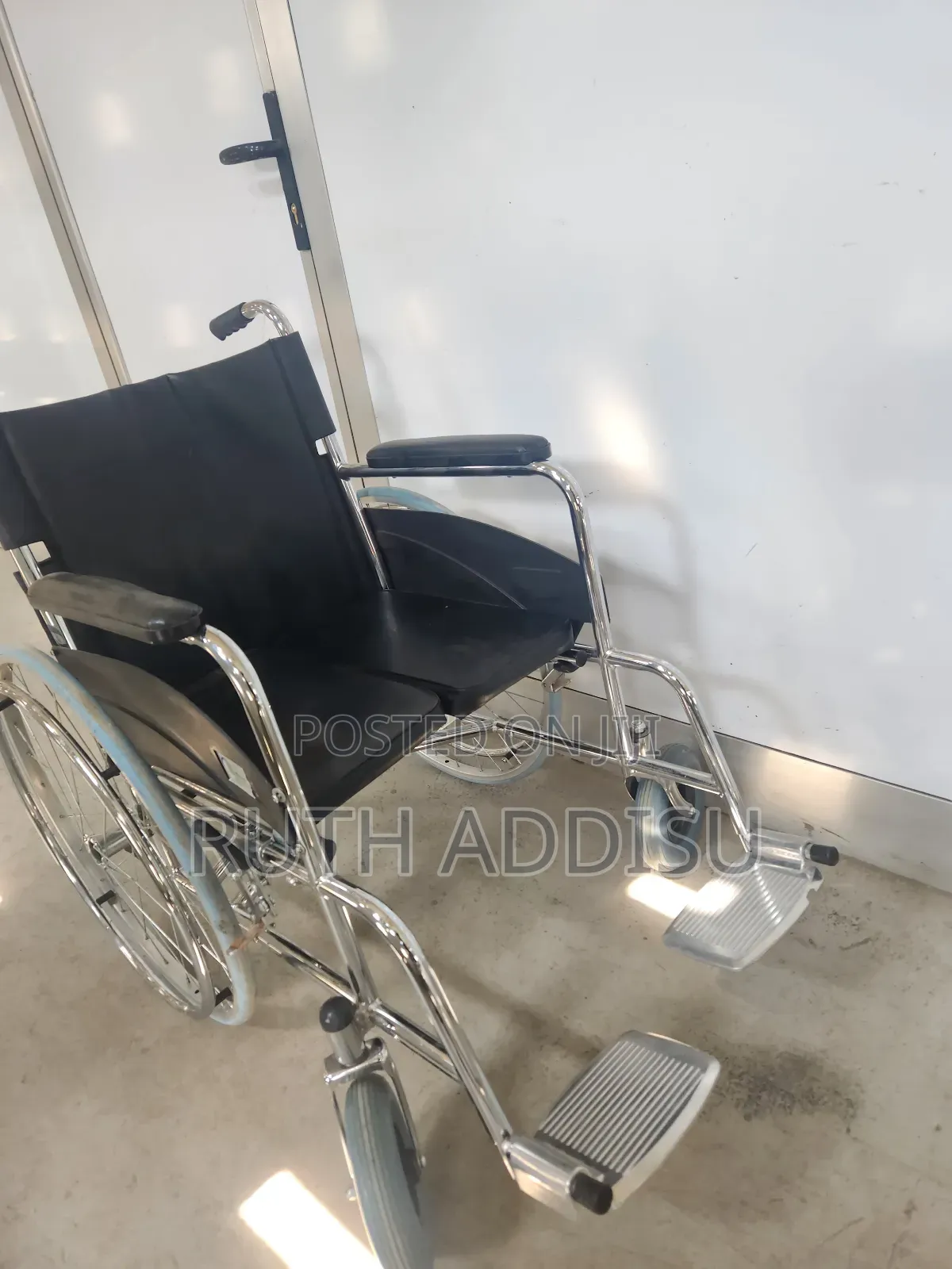 European Wheelcair ጆስቲክ የሚሰራ Wheelchair855 Wheelchair