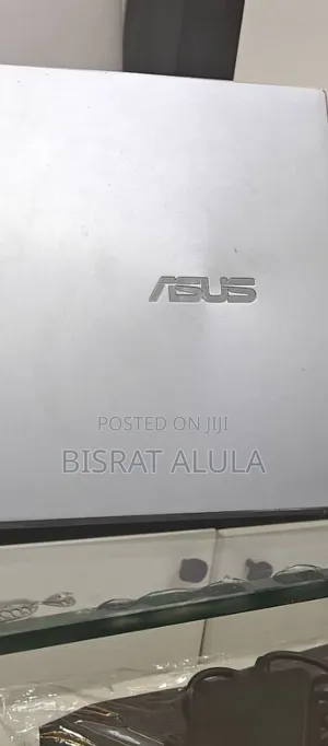 New Laptop Asus ZenBook UX430UQ 8GB Intel Core I7 SSD 512GB