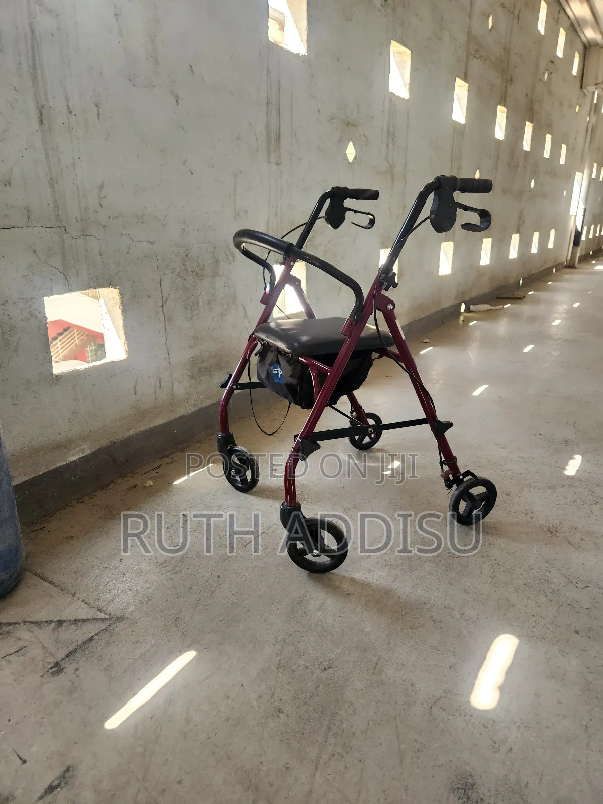 Walker Foldable Amazing With Seat ወከር አልሙኒየም ጠንካራ Walker Foldable New