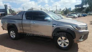 Toyota Hilux Revo Smart Cab Deisel 2.4 AWD 2018 Gray