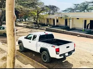 Toyota Tacoma SR5 4x4 Access Cab 127.4 in. WB 2020 White