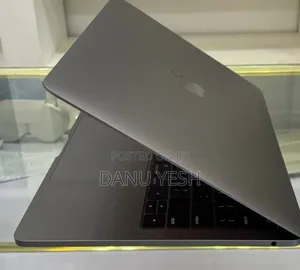 New Laptop Apple MacBook Pro 2017 16GB Intel Core I7 SSD 512GB