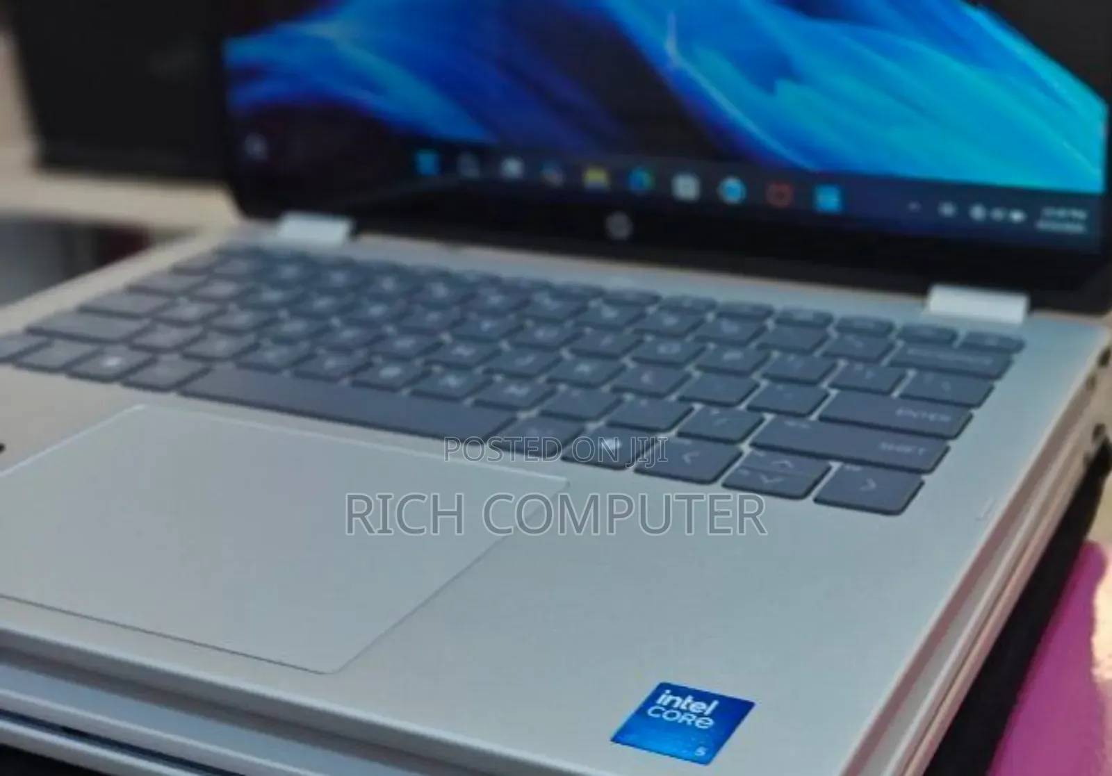 New Laptop HP OmniBook 5 Flip 8GB Intel Core I5 SSD 512GB