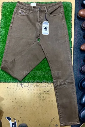የተለያየ አይነት Trousers