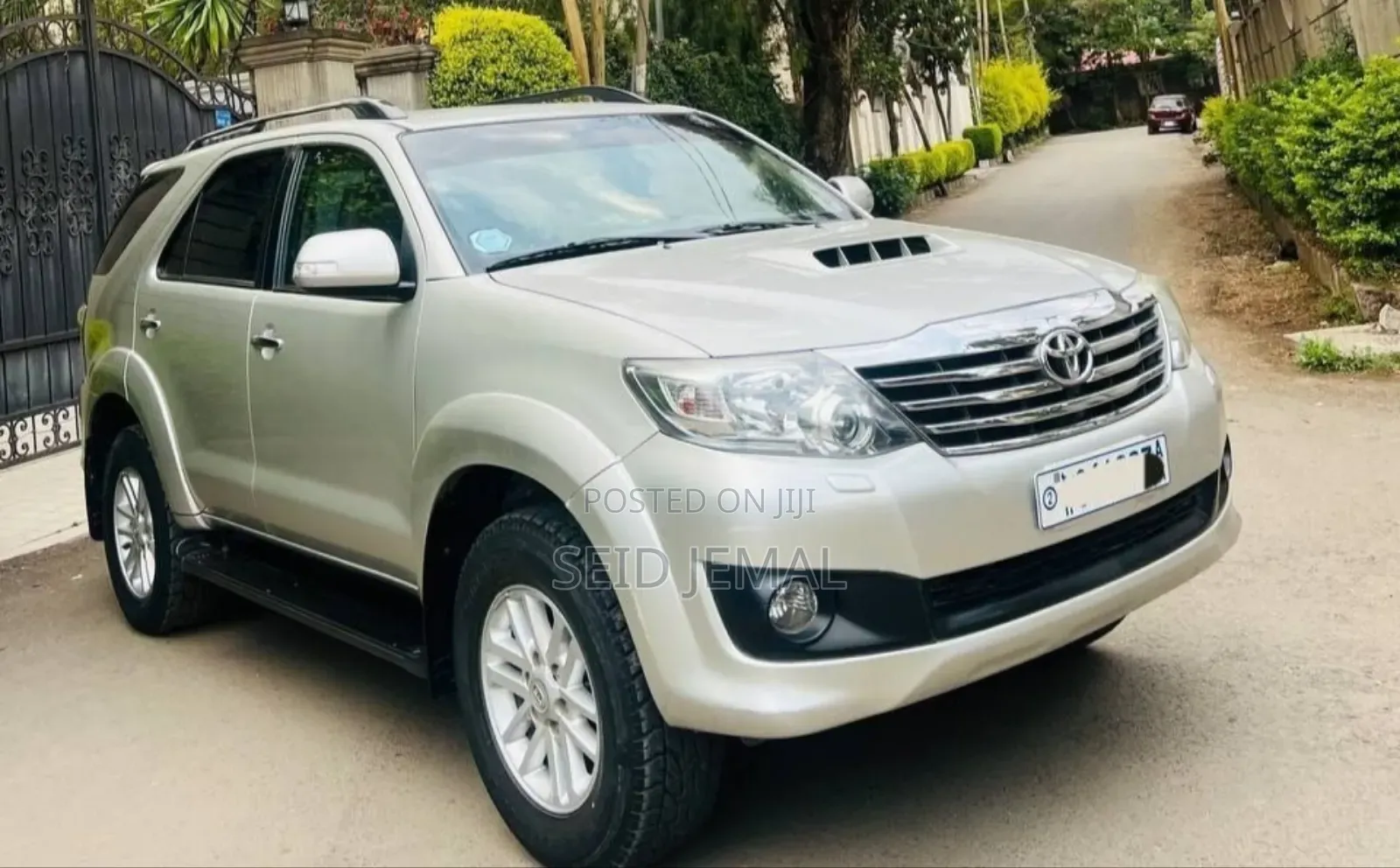 Toyota Fortuner 2013 Silver