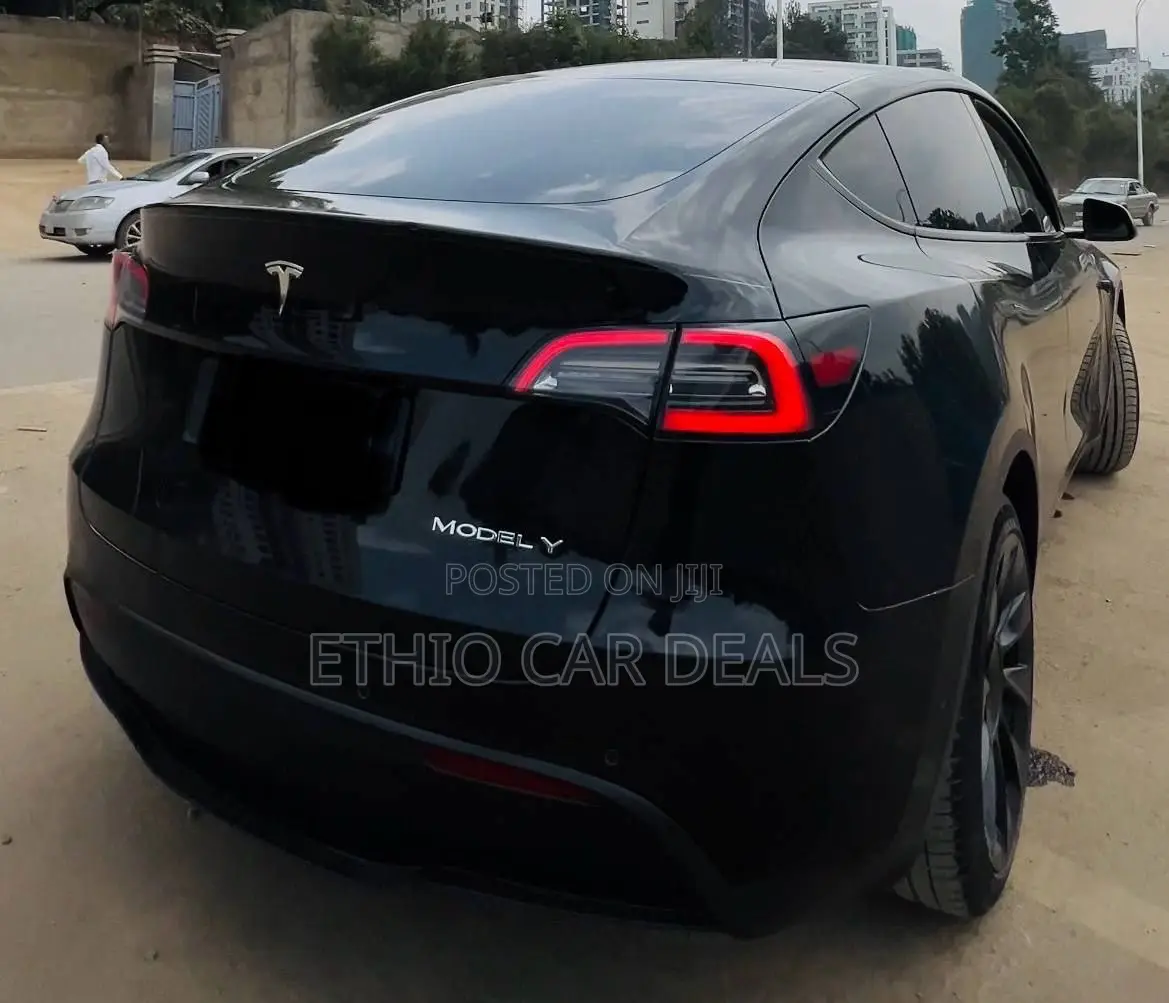 Tesla Model Y Long Range 2024 Black