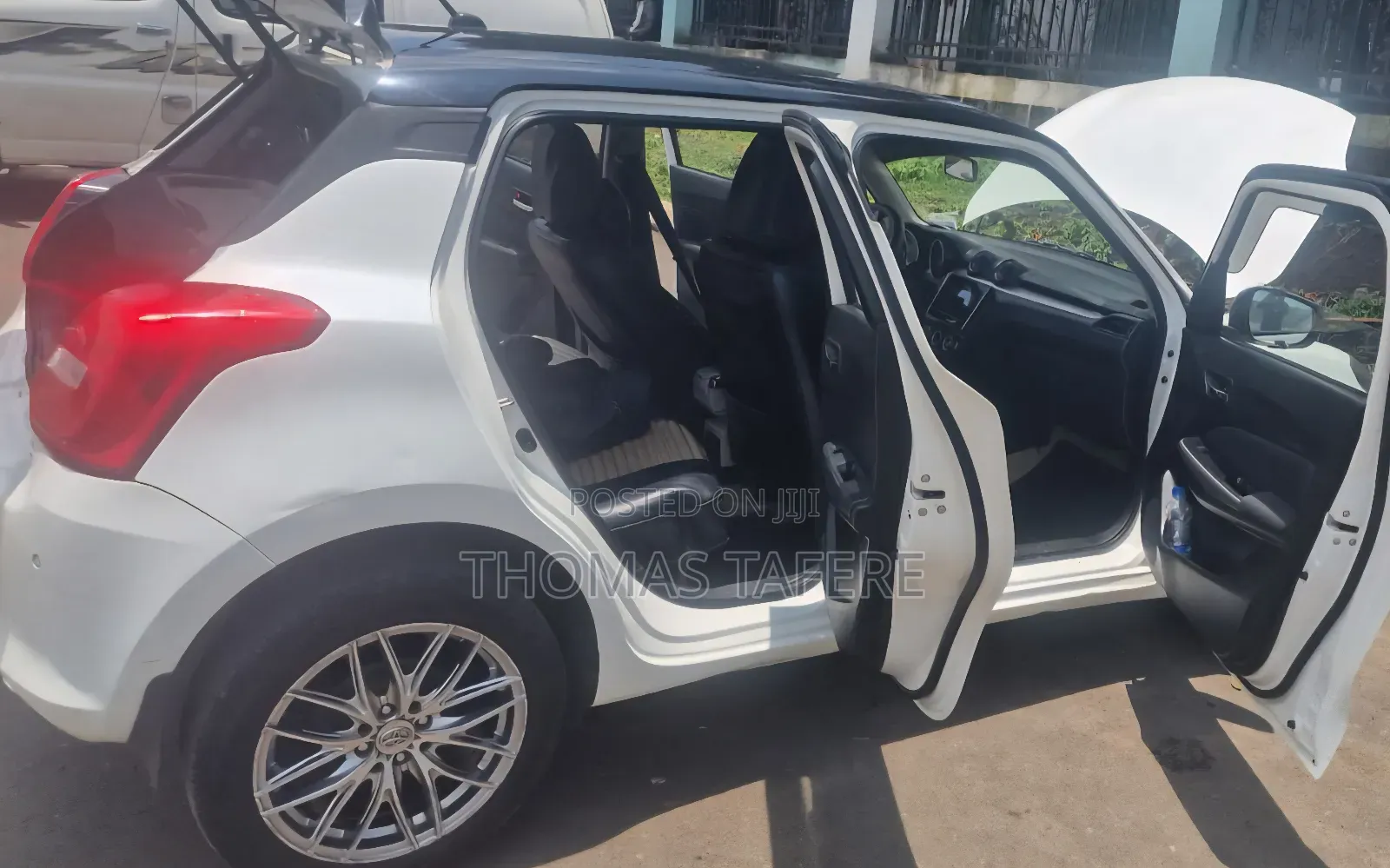 Suzuki Swift 2022 White