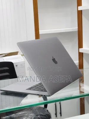 New Laptop Apple MacBook Pro 2017 16GB Intel Core I7 SSD 512GB