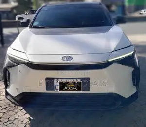 Toyota bZ4X 71.4 kWh FWD 2023 White