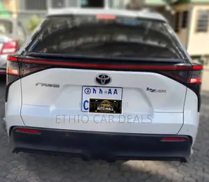 Toyota bZ4X 71.4 kWh FWD 2023 White