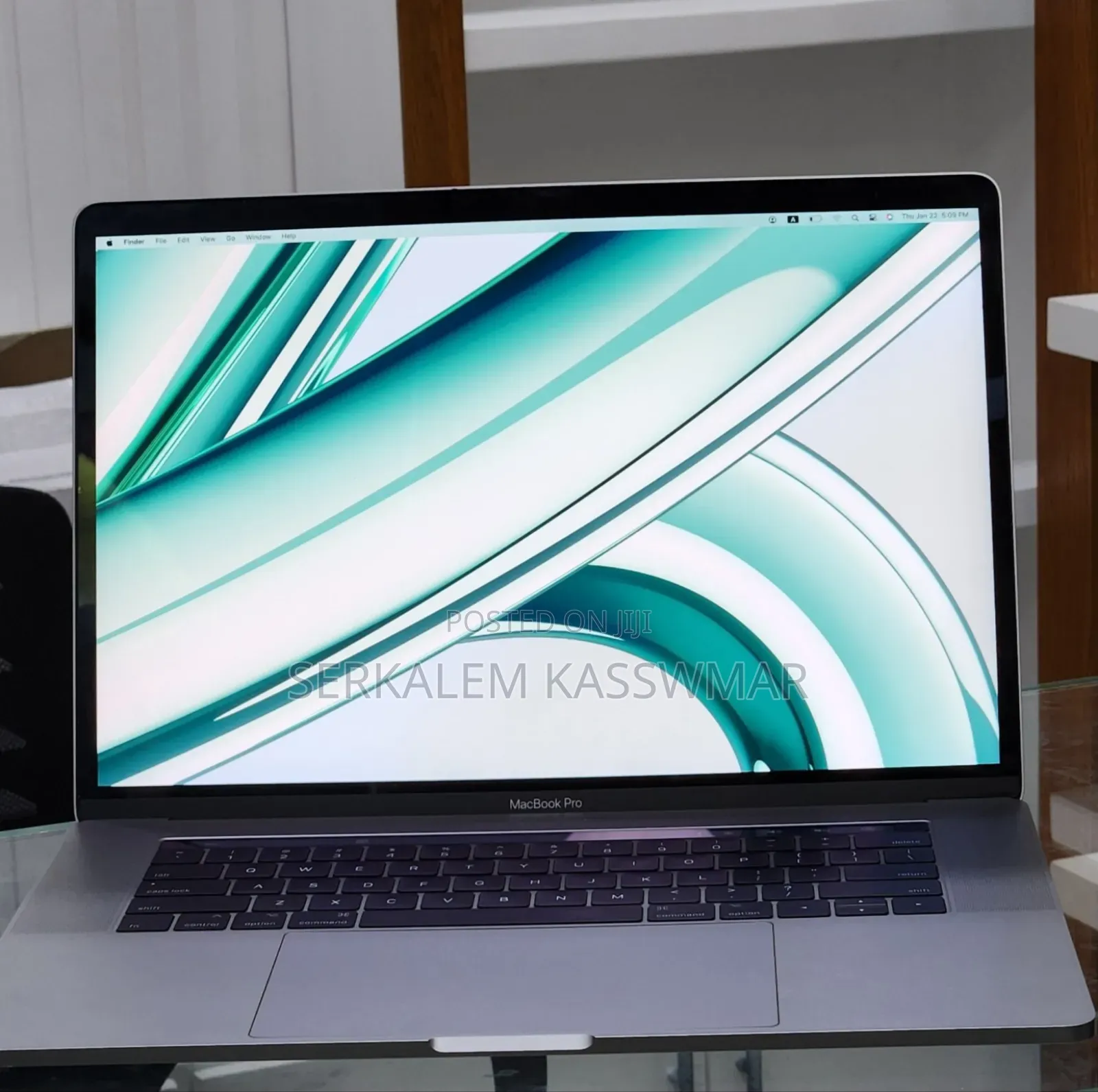 New Laptop Apple MacBook Pro 2017 16GB Intel Core I7 SSD 512GB