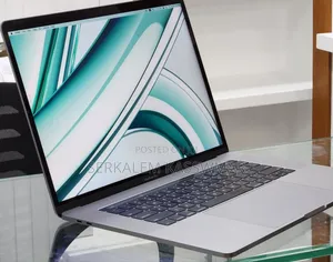 New Laptop Apple MacBook Pro 2017 16GB Intel Core I7 SSD 512GB