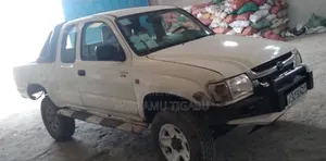 Toyota Hilux 2002 White