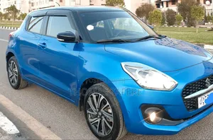 Suzuki Swift 2023 Blue