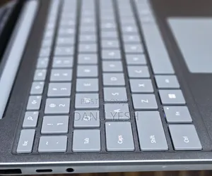 New Laptop Microsoft Surface 8GB Intel Core I5 SSD 256GB