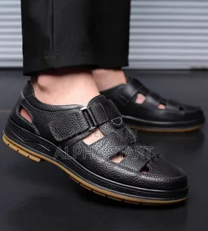 Sandals ሸበጥ Black High Master Quality Smooth Sneakers