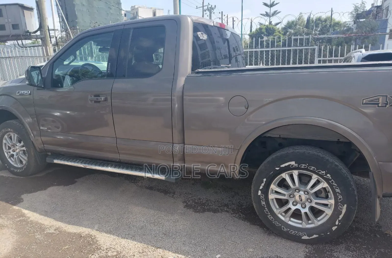 Ford F-150 2016 Brown