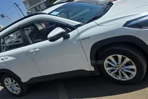 Toyota Corolla Cross Hybrid 2023 Ivory