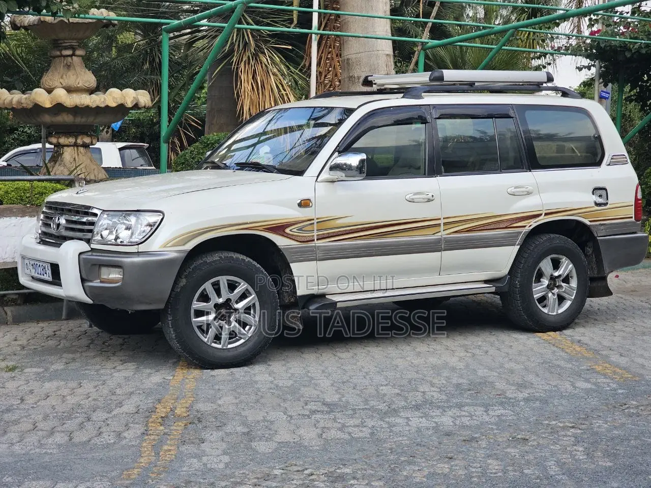 Toyota Land Cruiser 2002 White