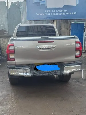 Toyota Hilux 2018 Silver