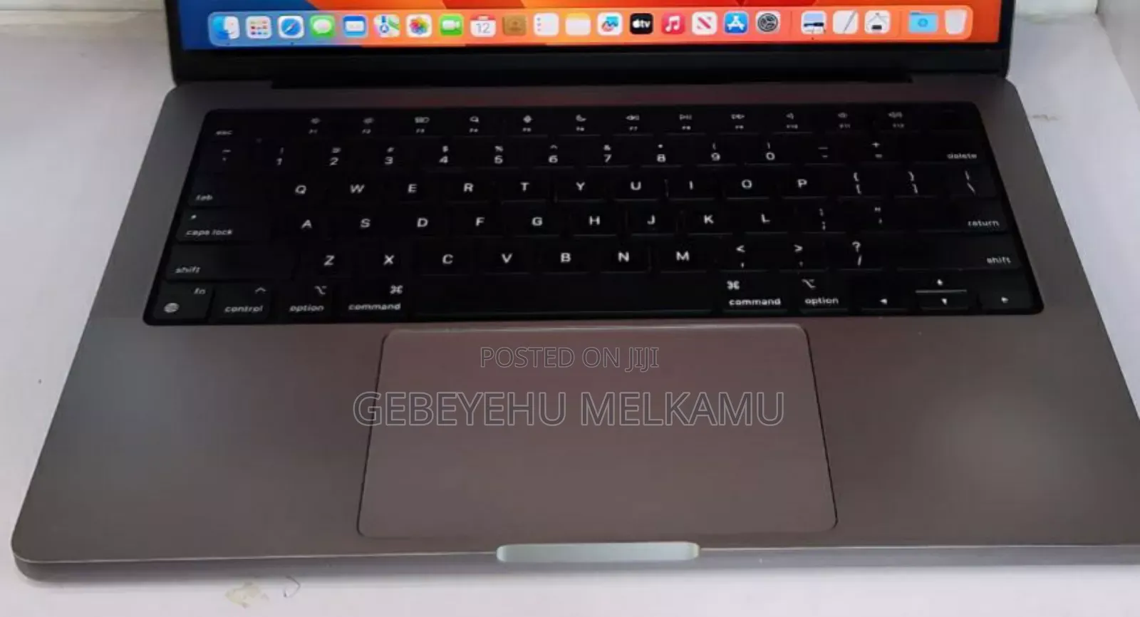 New Laptop Apple MacBook Pro 2021 M1 16GB Intel Core I9 SSD 512GB