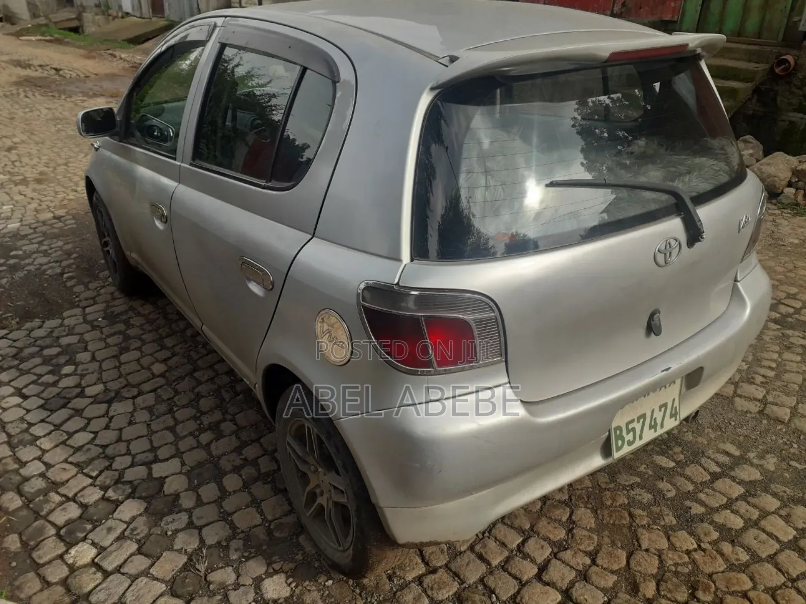 Toyota Vitz 2001 Silver