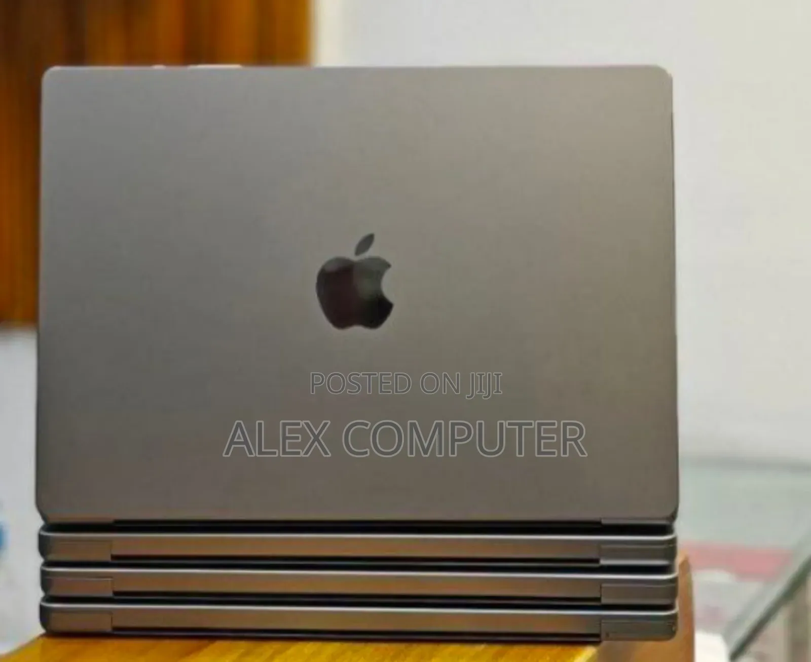 New Laptop Apple MacBook Pro M1 16GB Apple M1 Pro SSD 512GB